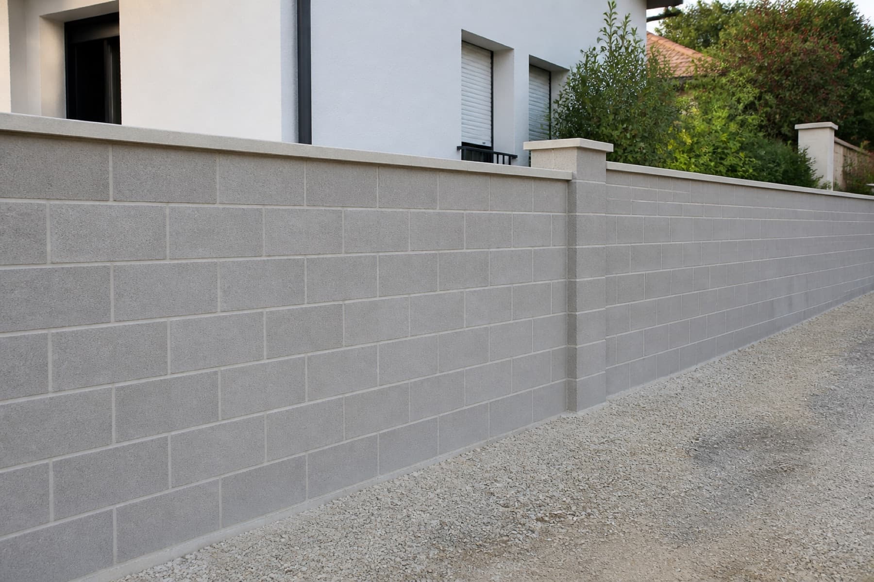 Travaux de petite maçonnerie — mur et finition soignée